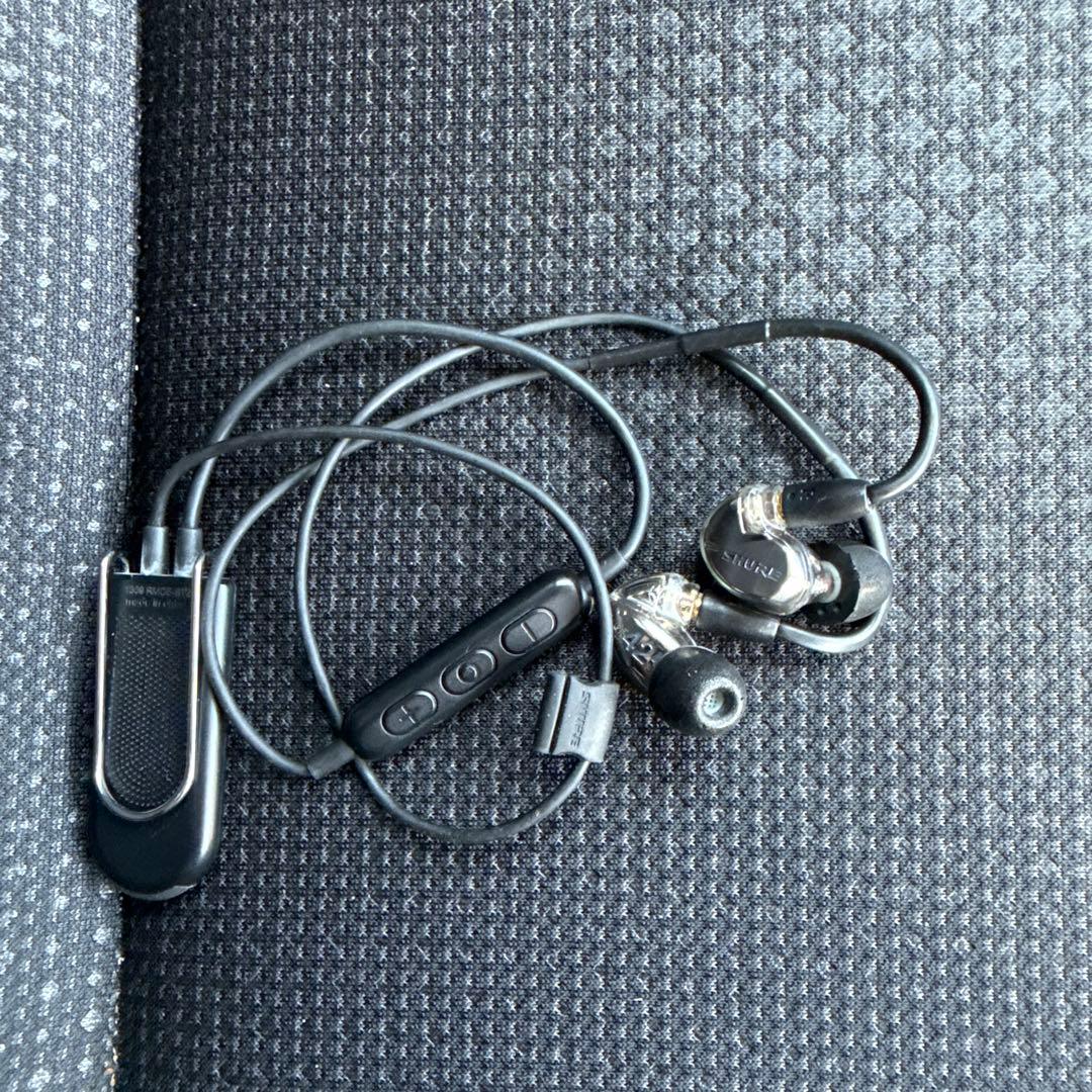 ヨ*イ様 SHURE SE425 ワイヤレスイヤホン クリア