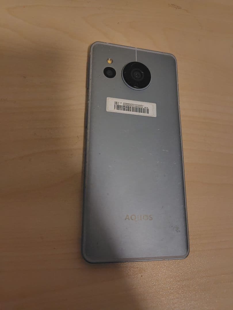 AQUOS sense7【ひび割れあり】