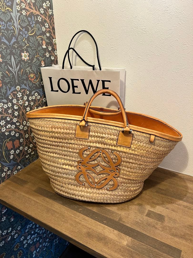 LOEWE ベージュ ストロートートバッグ