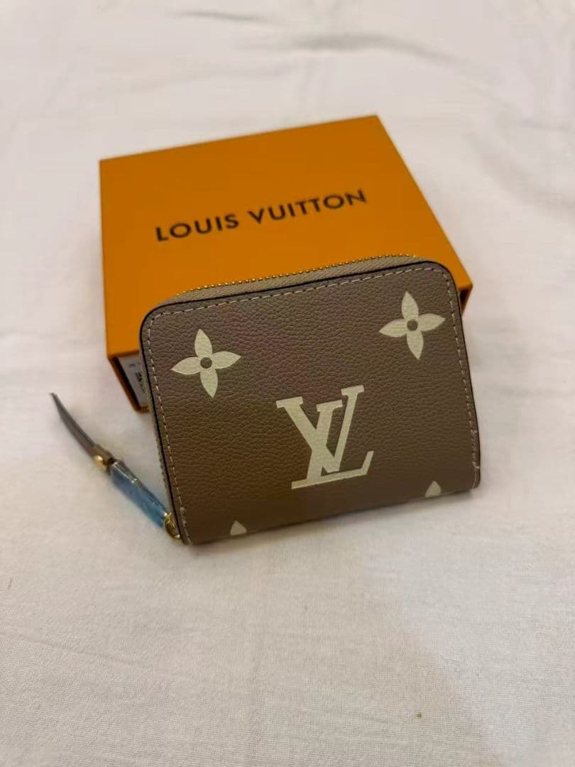 早い者勝ち！ ファスナー 財布 小銭入れ