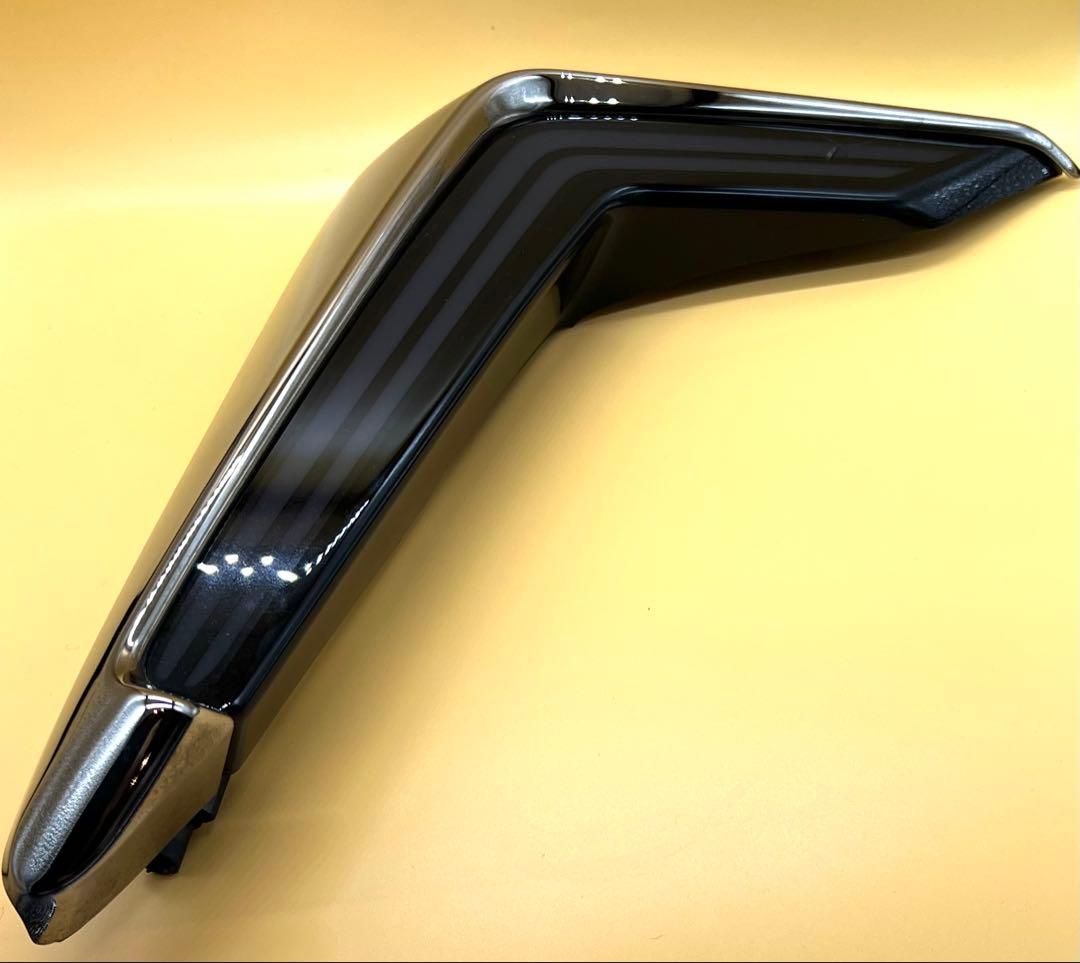 アルファード30系後期　モデリスタ　シグネイチーイルミ　R タイプゴールド