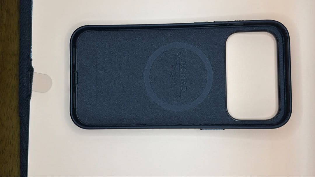 iPhoneアクセサリー NOMAD Traditional Leather Case Pro Max