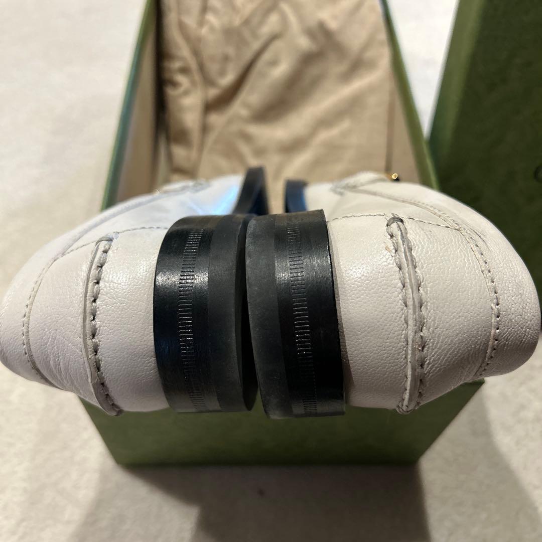 GUCCI ホワイト ローファー ゴールドロゴ