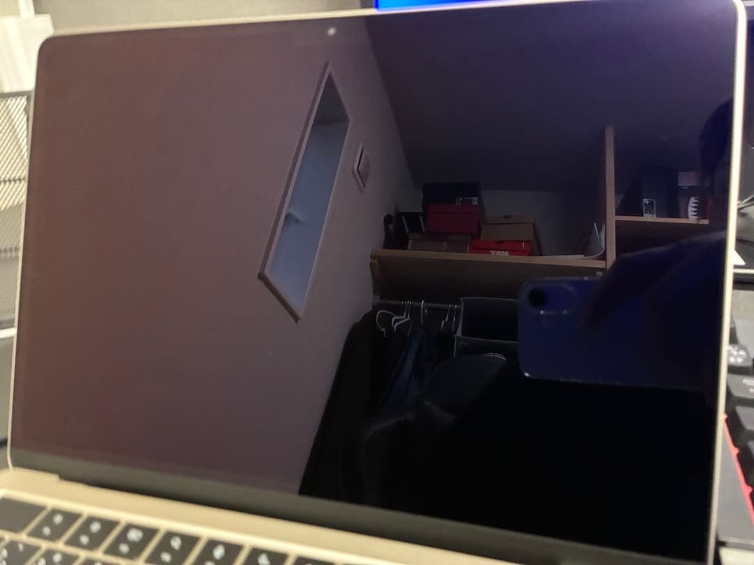 Apple MacBook Ari 265ギガ