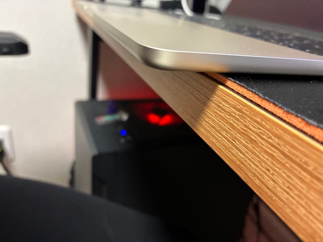 Apple MacBook Ari 265ギガ