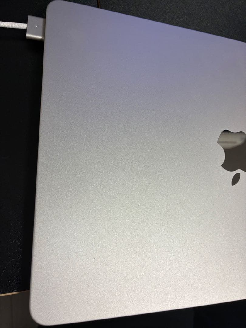 Apple MacBook Ari 265ギガ