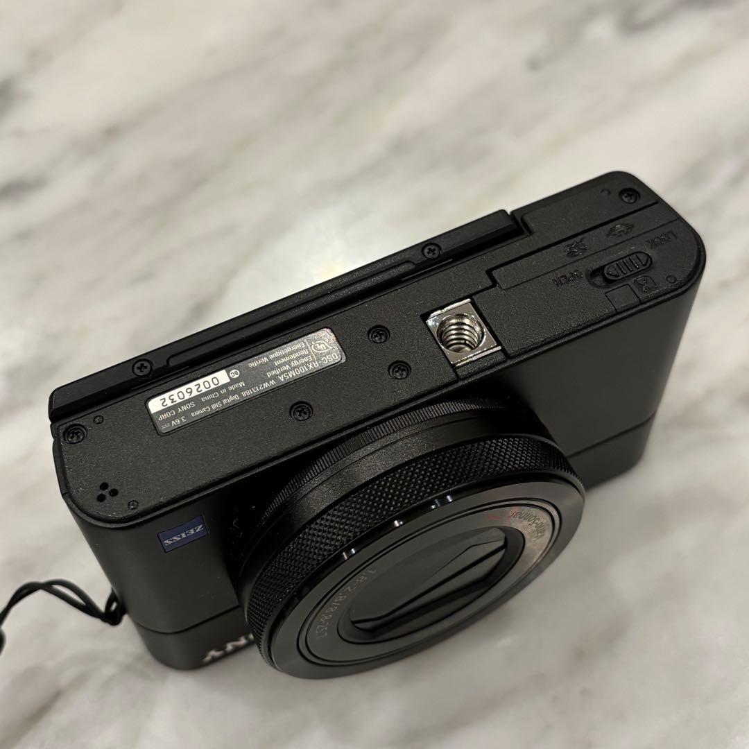 【保証期間内】SONY RX100V DSC-RX100M5Aカメラ