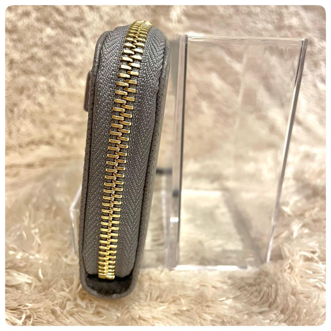 ほぼ未使用✨　フェラガモ ヴァラ レザー ラウンドジップ 小銭入れ ケース