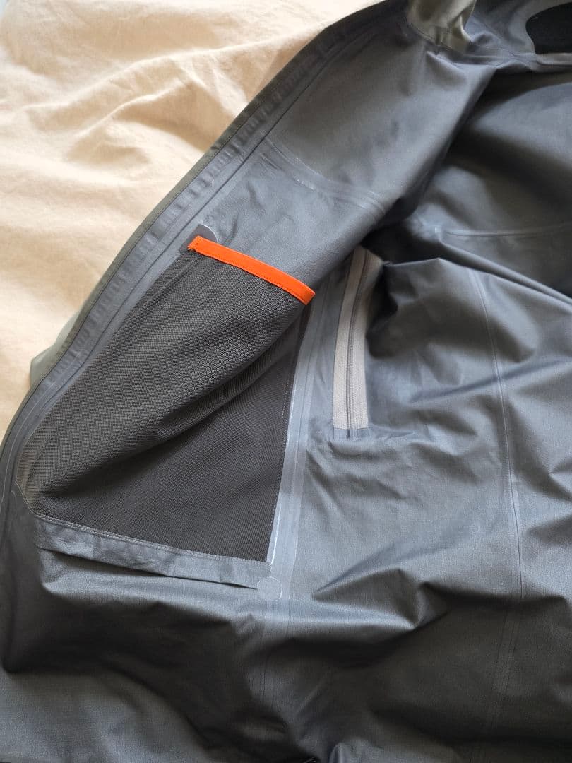 トップス ARC'TERYX ALPHA SV JACKET