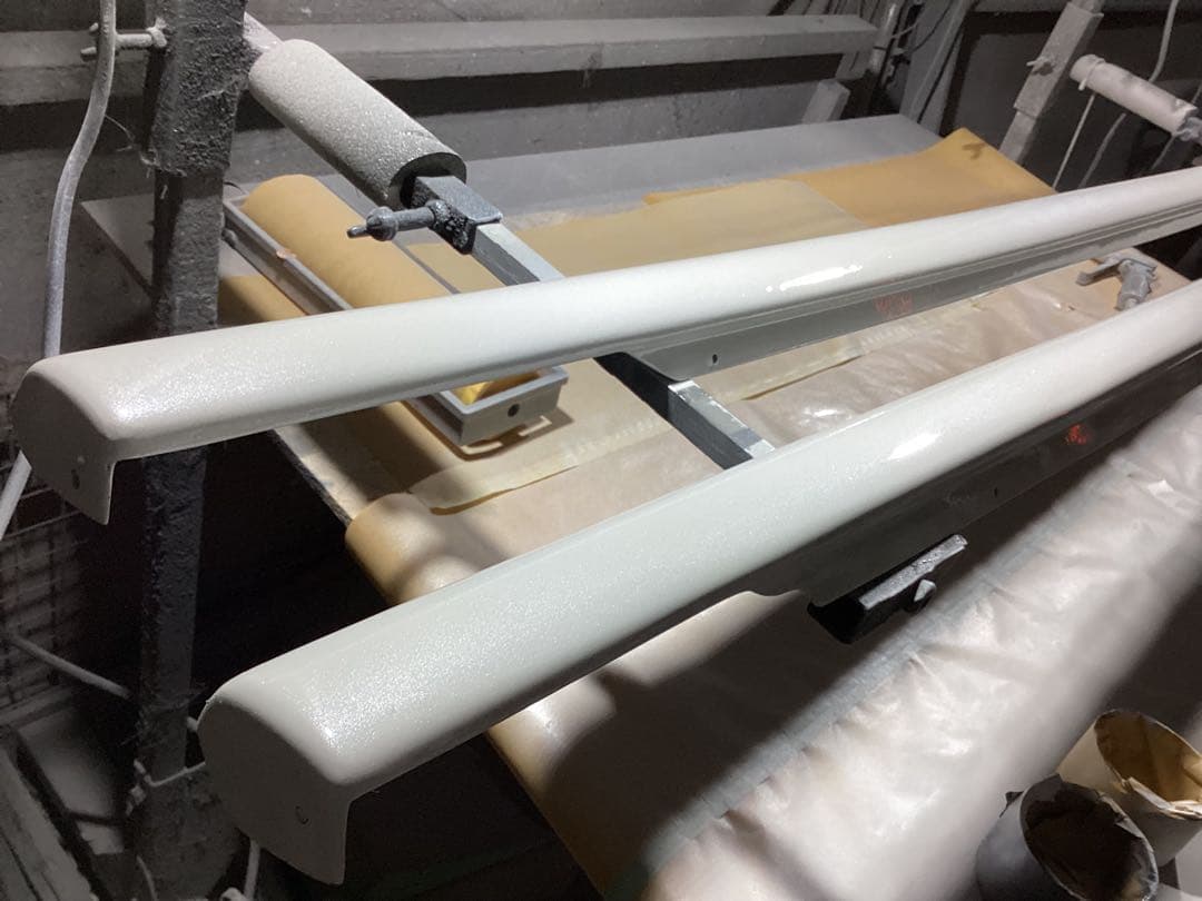 ハイエース200系ギブソンサイドステップ070塗装。