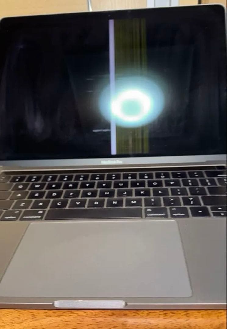 MacBook 2016 8GB,1TBシルバー 本体 凹みあり 電源不良