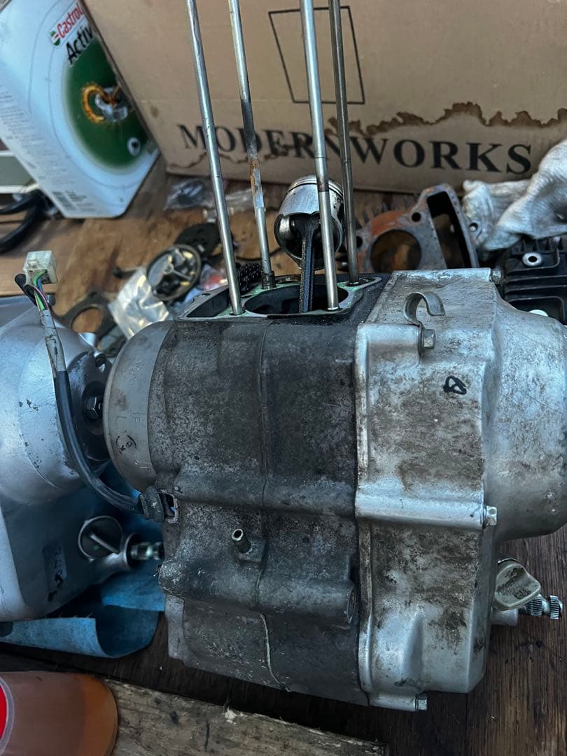 カブ50 純正エンジン　3速　12v 部品取り