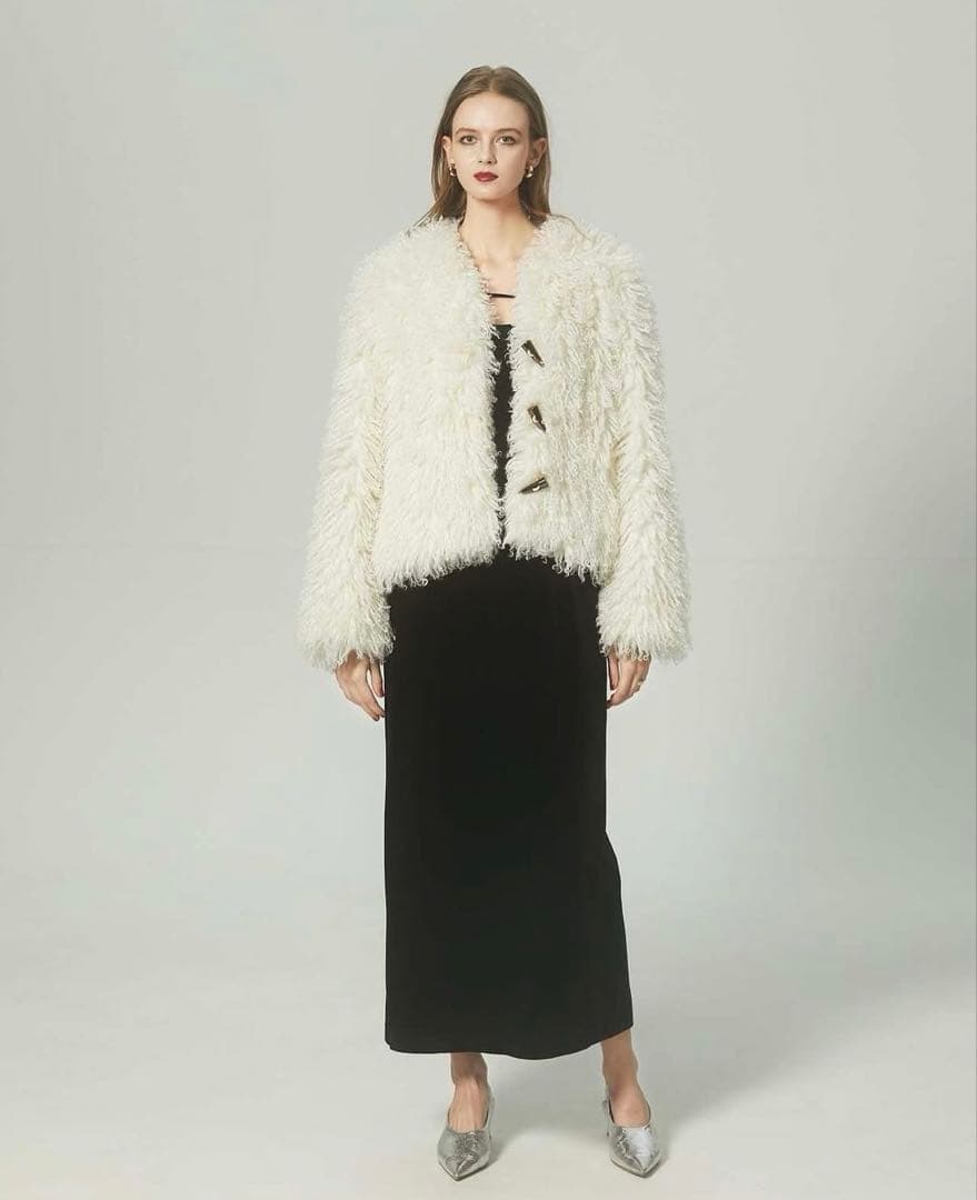 【新品未使用】THE TOE White fur coat Mサイズ