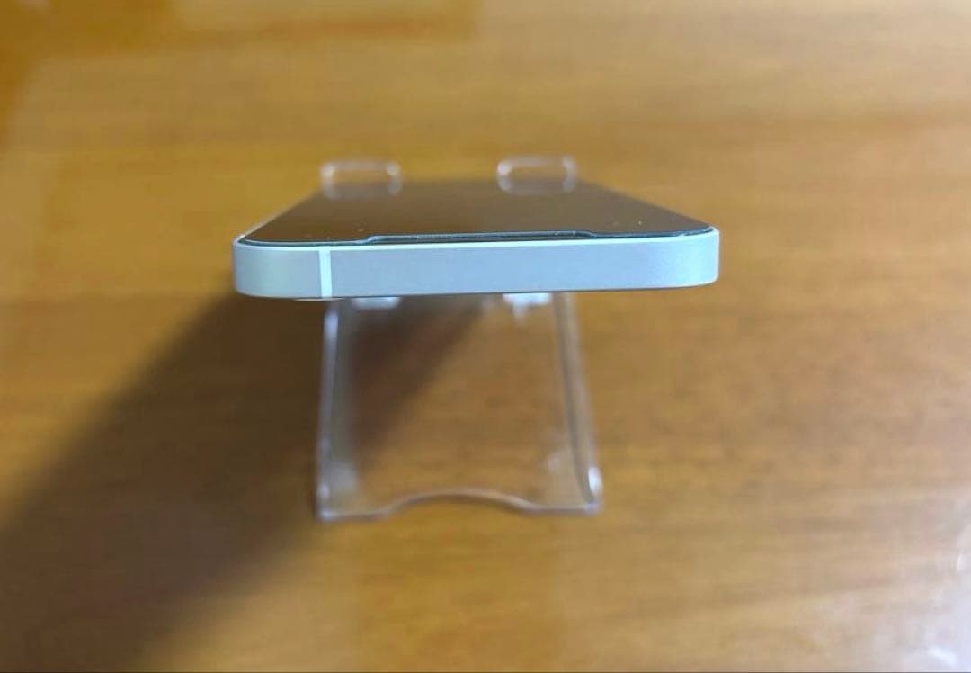 Apple iPhone 12 ホワイト 64GB本体　バッテリー90%