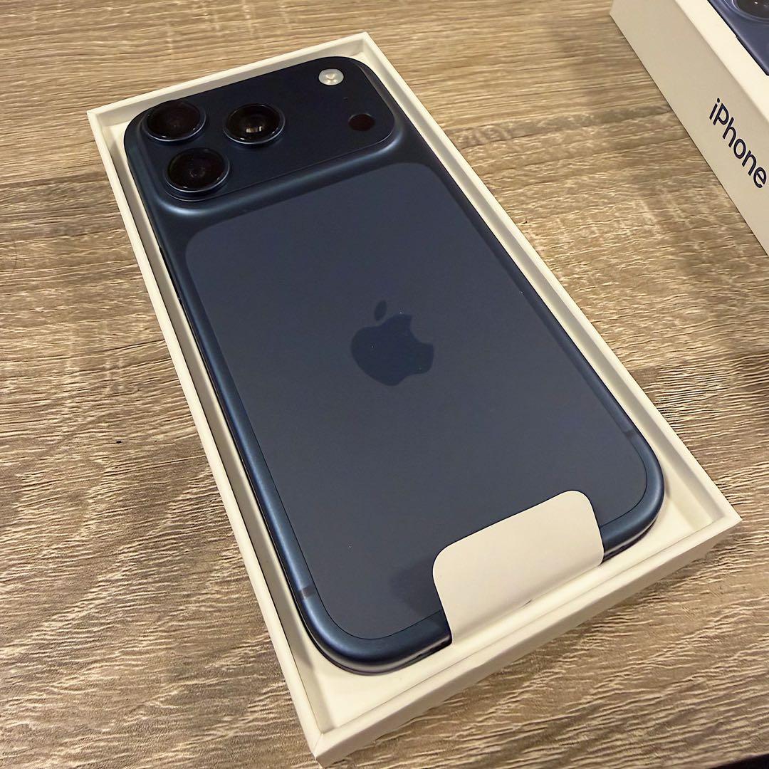 【新品】iPhone17Pro 256GB ブルー AC+盗難紛失付き