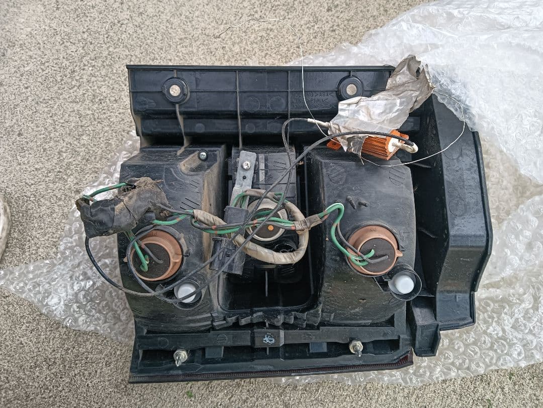 三菱 デリカ D5 テール