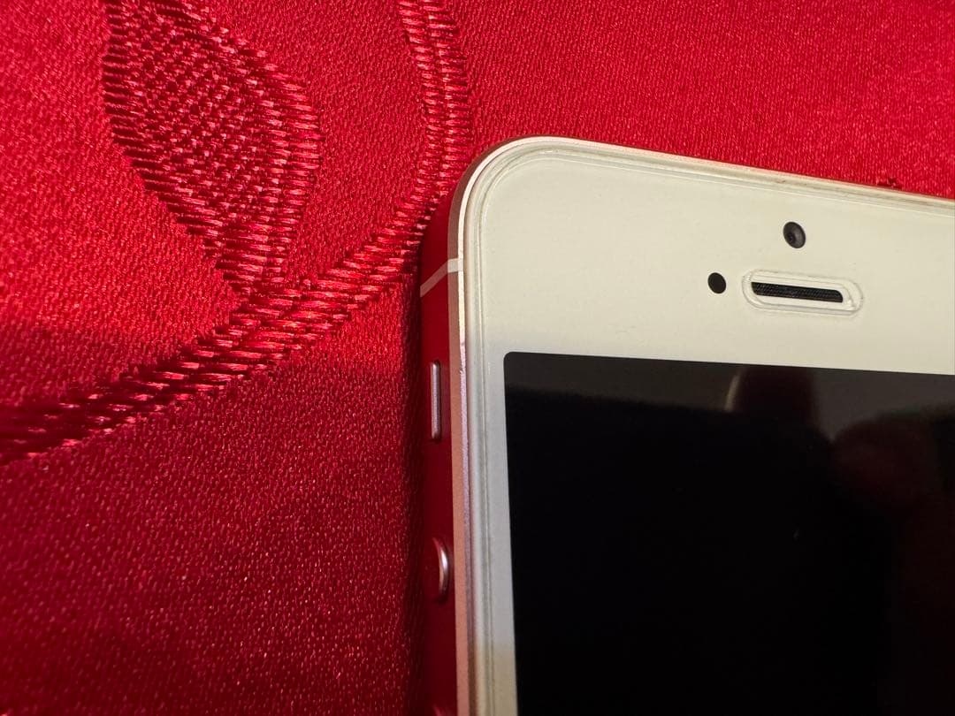 【極極美品】Apple iPhone SE MLXN2VC/A 海外モデル