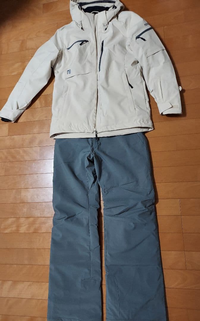 nnoum レディース スキーウェア ベージュ/グレー