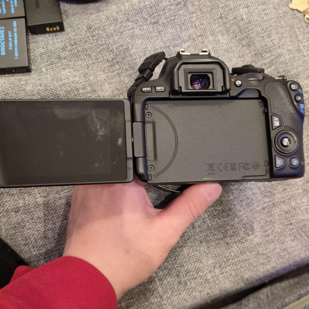 Canon KISSX9デジタル一眼レフカメラ レンズセットWi_Fi付き