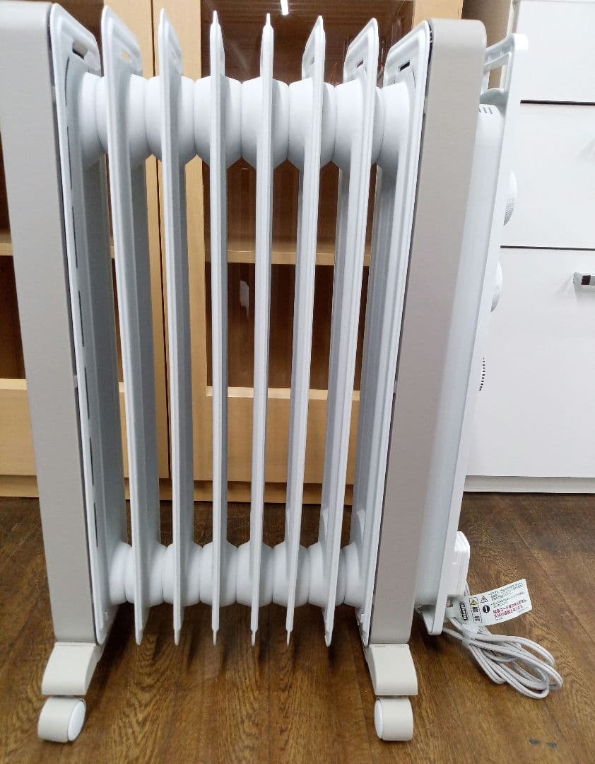 デロンギ　ヴェルティカルド　オイルヒーター　RHJ21F0812-WH