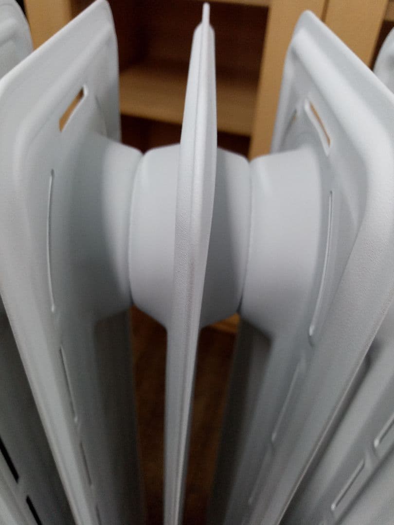 デロンギ　ヴェルティカルド　オイルヒーター　RHJ21F0812-WH