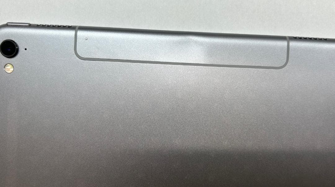 SIMフリー iPad Pro (9.7インチ) 128GB MLQ32J/A