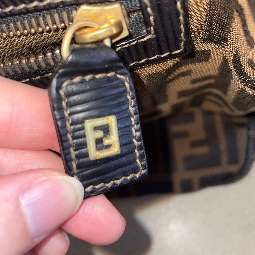 2/4までの出品！フェンディ　ズッカ柄ハンドバッグ