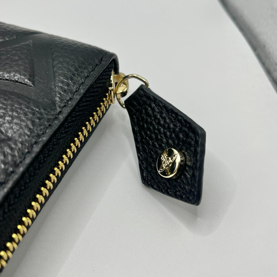 特価 未使用 Vivienne Westwood 長財布 大人気 型押し 黒