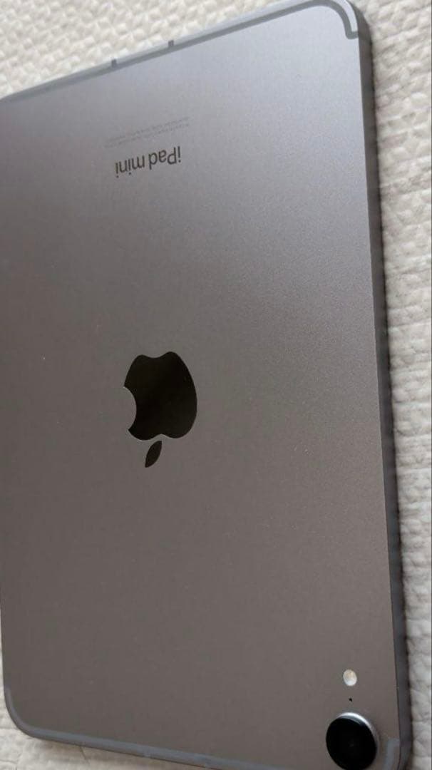 iPad mini (第7世代) 本体　スペースグレイ　セルラー