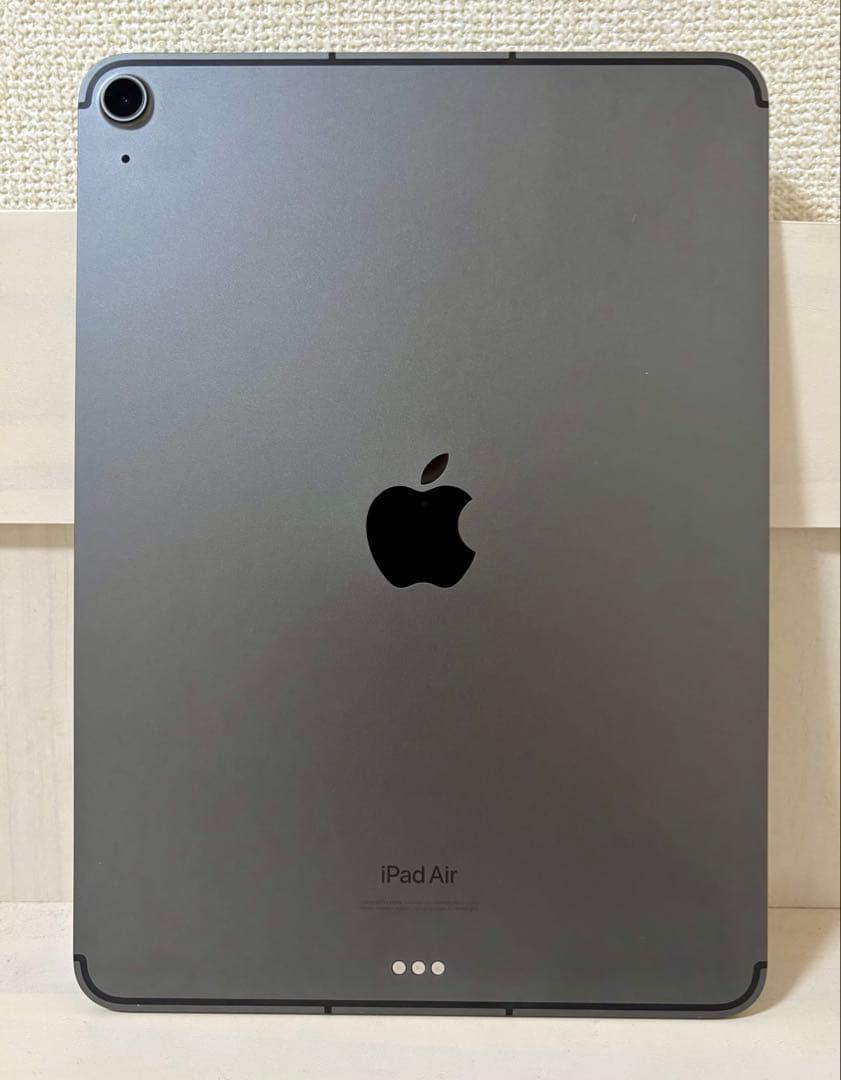 【たかし】iPadAir 第5世代 256GB スペースグレー