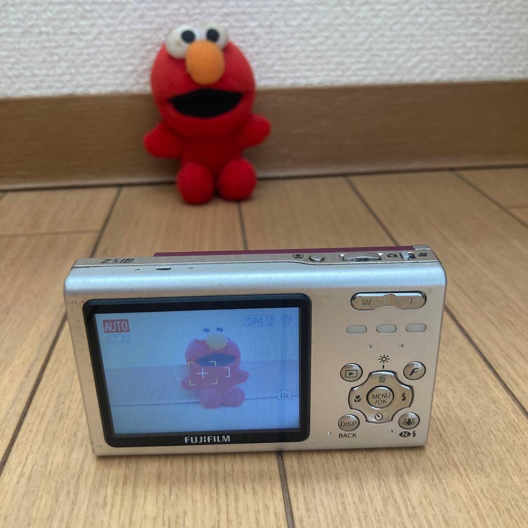 デジカメ　ファインピクス　z5 ラズベリーレッド