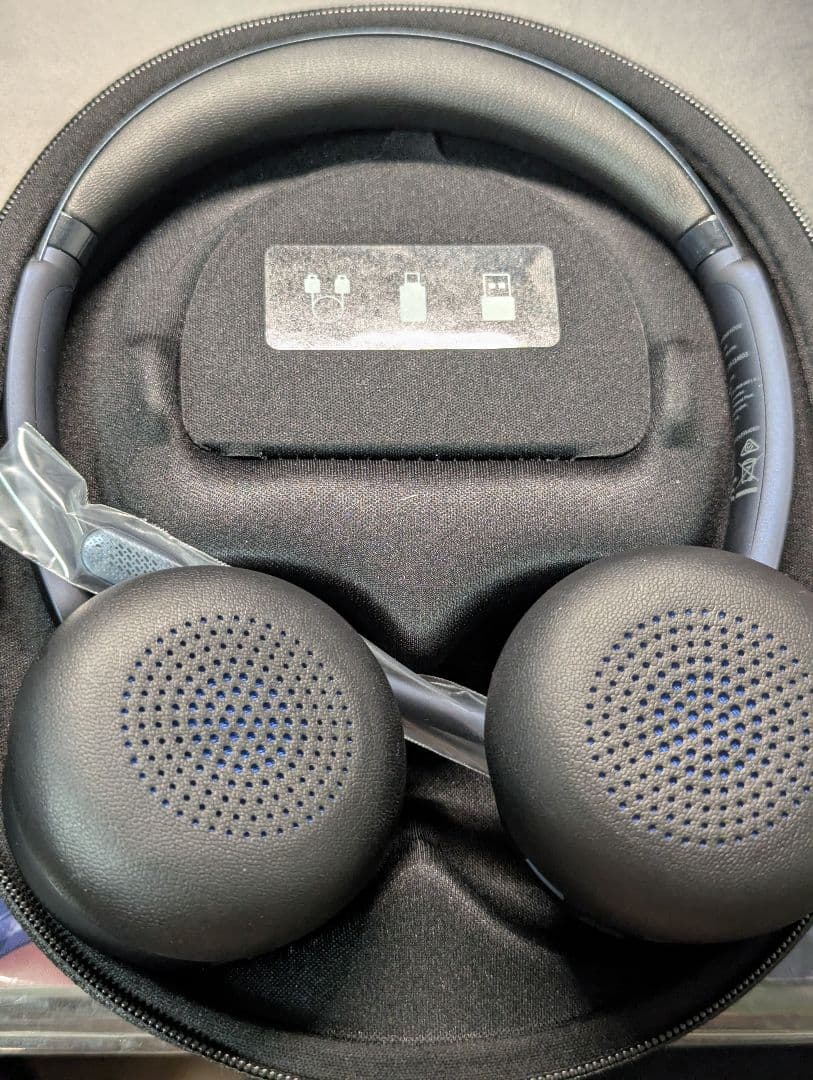 Anker PowerConf H700 ワイヤレスヘッドホン　充電スタンド付き