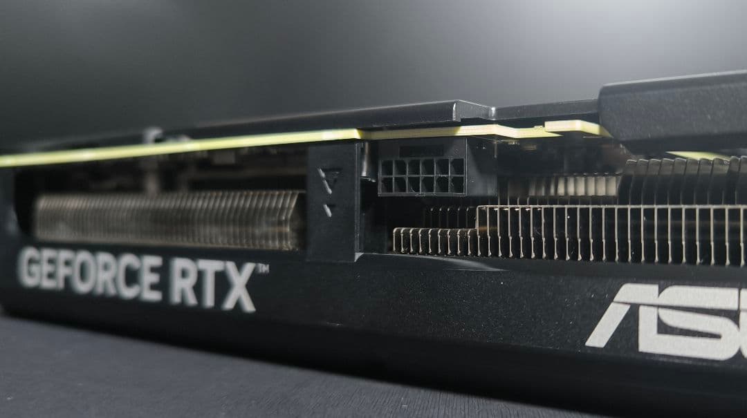 グラフィックボード・グラボ・ビデオカード ASUS GeForce RTX 4070 Super 12GB OC