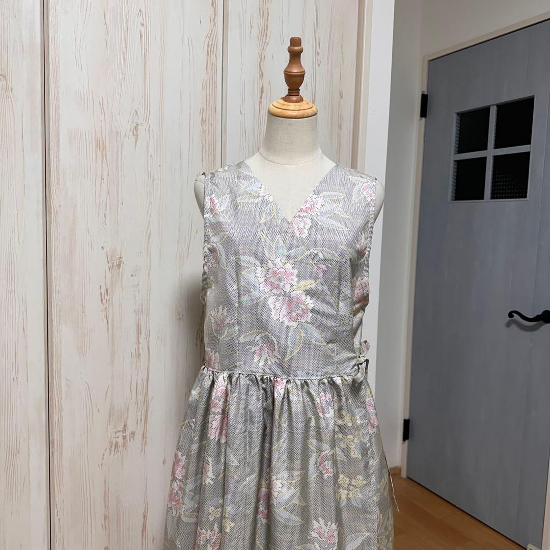 着物リメイク 白大島紬から袖なしカシュクールワンピース