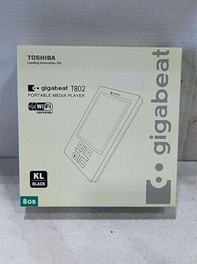 八6700【未使用品】TOSHIBA ポータブルメディアプレーヤー 8GB