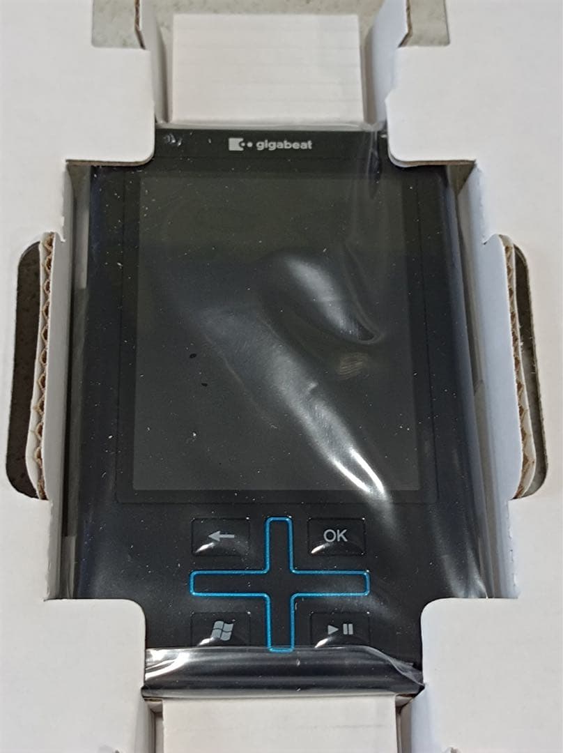 八6700【未使用品】TOSHIBA ポータブルメディアプレーヤー 8GB