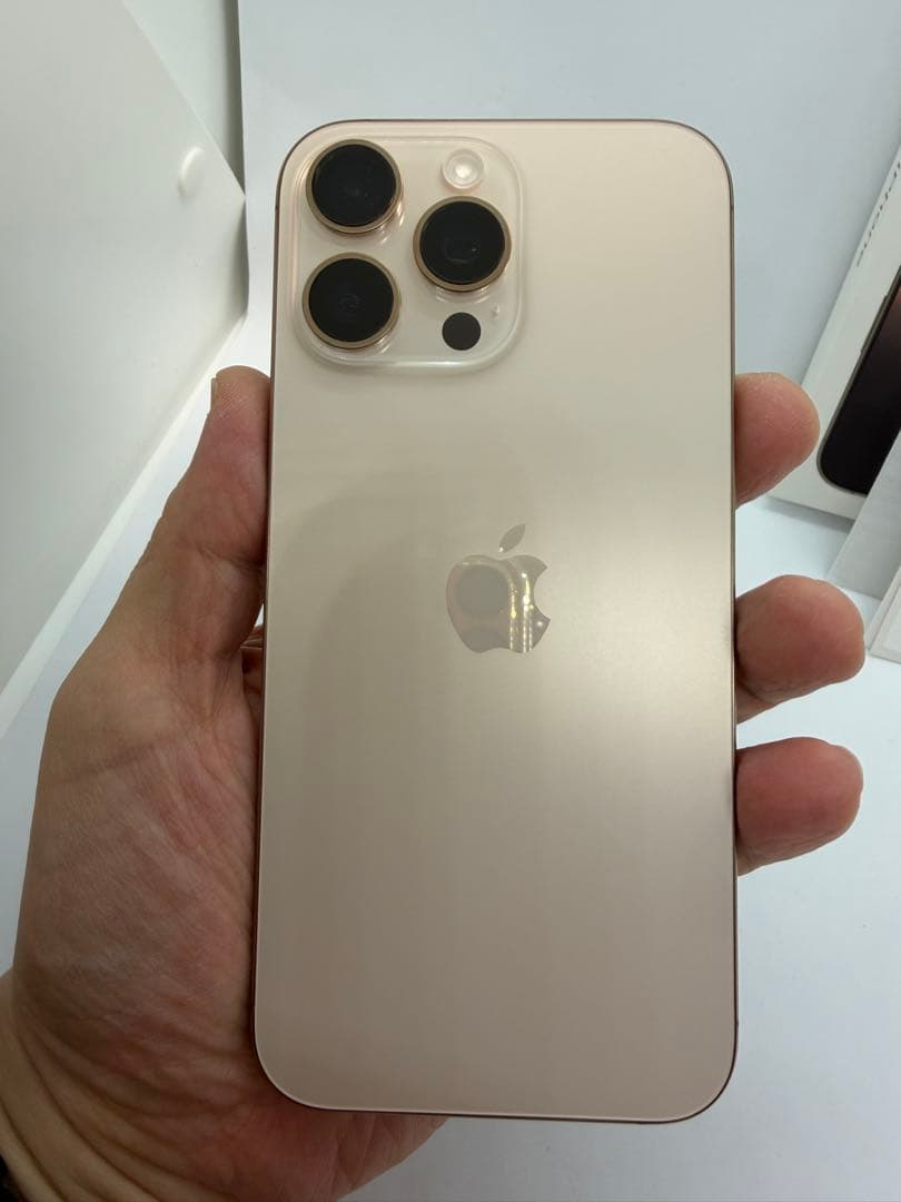 極美品iPhone 16 Pro Maxデザート256 GB バッテリー100%