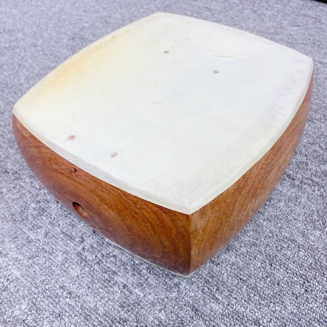 三味線 佳四郎 在銘 トチ入り紅木 金細 綾杉彫り胴 細棹 1本溝 桐箱 和楽器