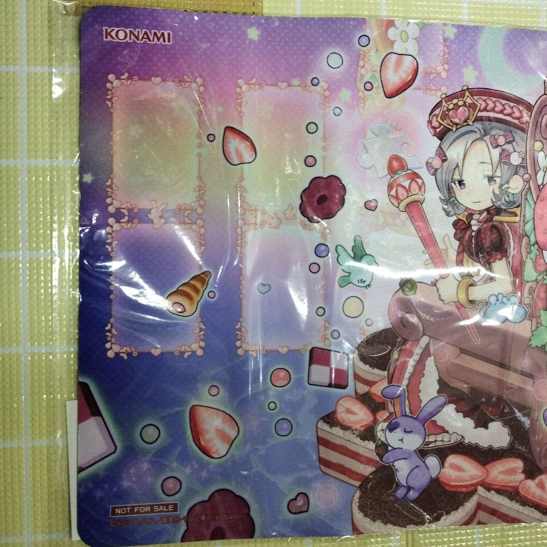 新品未開封　遊戯王 クイーンマドルチェ・ティアラフレース　プレイマット