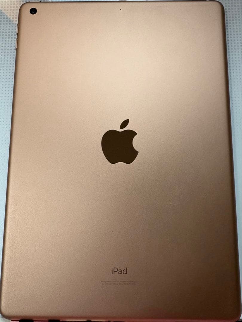 iPad（第8世代）32GB Wi-Fiモデル 美品 ゴールド ケース付き