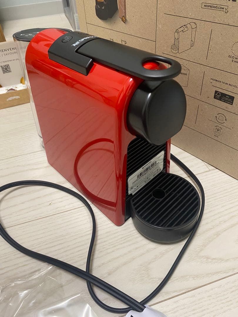 【新品・未使用】Nespresso Essenza Mini レッド