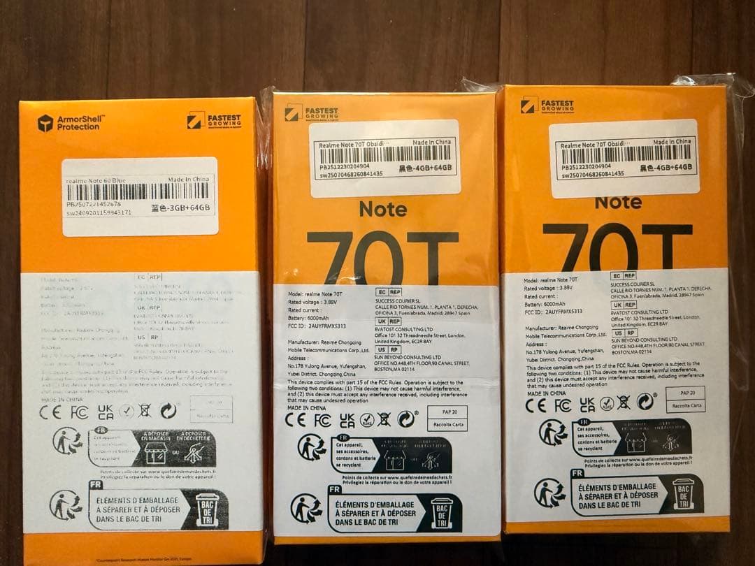 Note 70T4/64 2台、Note 60 blue 3/64 1台未開封