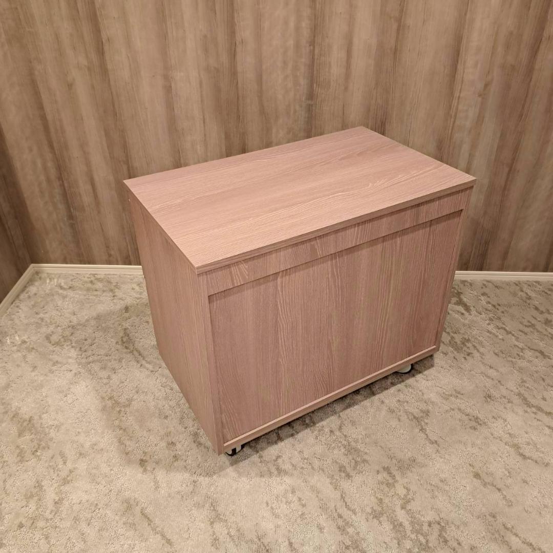 モデルルーム展示品 キャスター付き 木製チェスト ２段