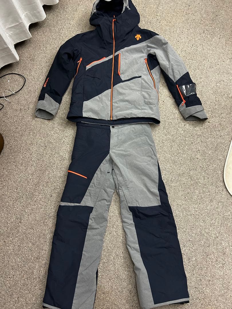 デサント　技術選モデル　上下セット