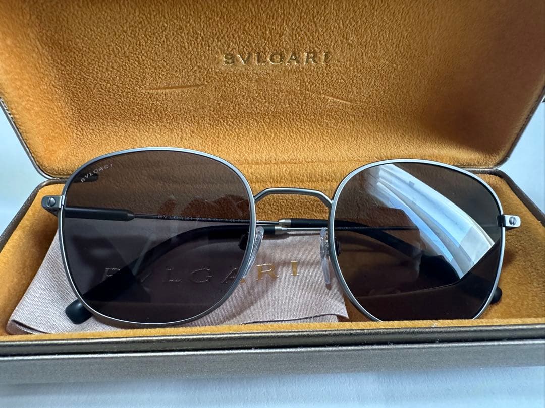 美品　BVLGARI ラウンドサングラス ブラックレンズ