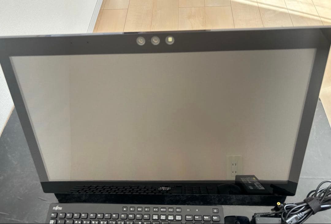 富士通 一体型PC ESPRIMO WH77/W Core i7 / 8GB