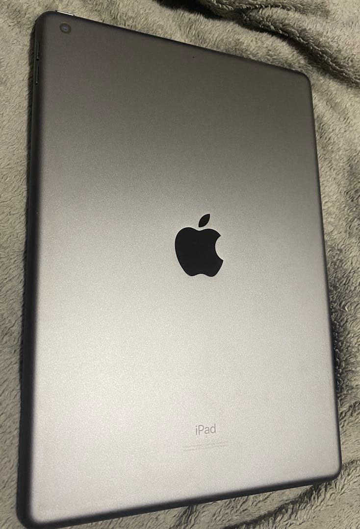 iPad 10.2インチ　ほぼ未使用