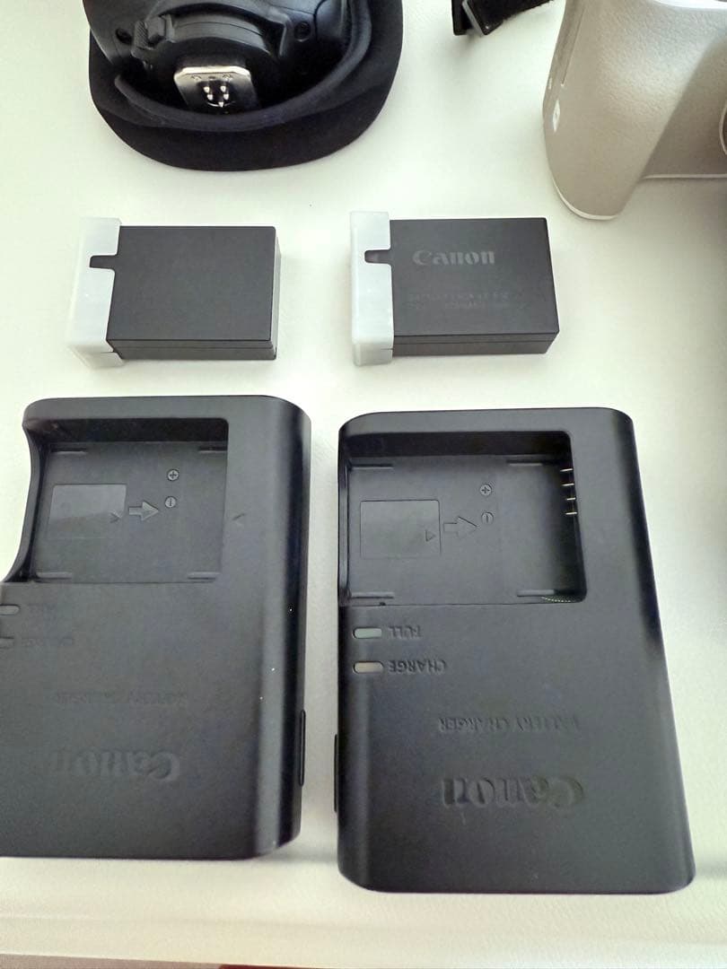 【箱あり】Canon EOS Kiss M2 ダブルズームキット ホワイト