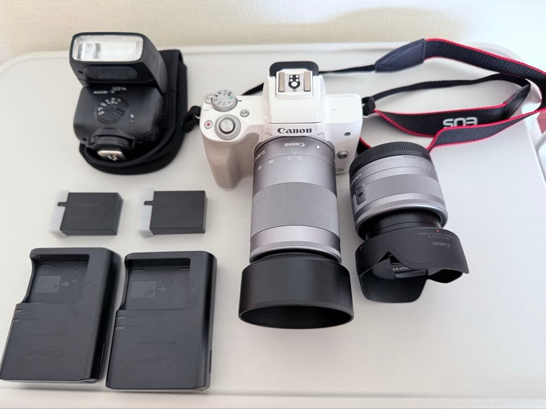 【箱あり】Canon EOS Kiss M2 ダブルズームキット ホワイト
