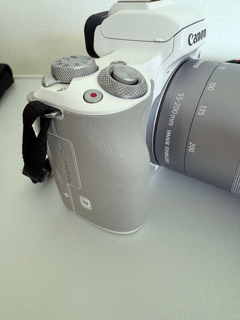 【箱あり】Canon EOS Kiss M2 ダブルズームキット ホワイト